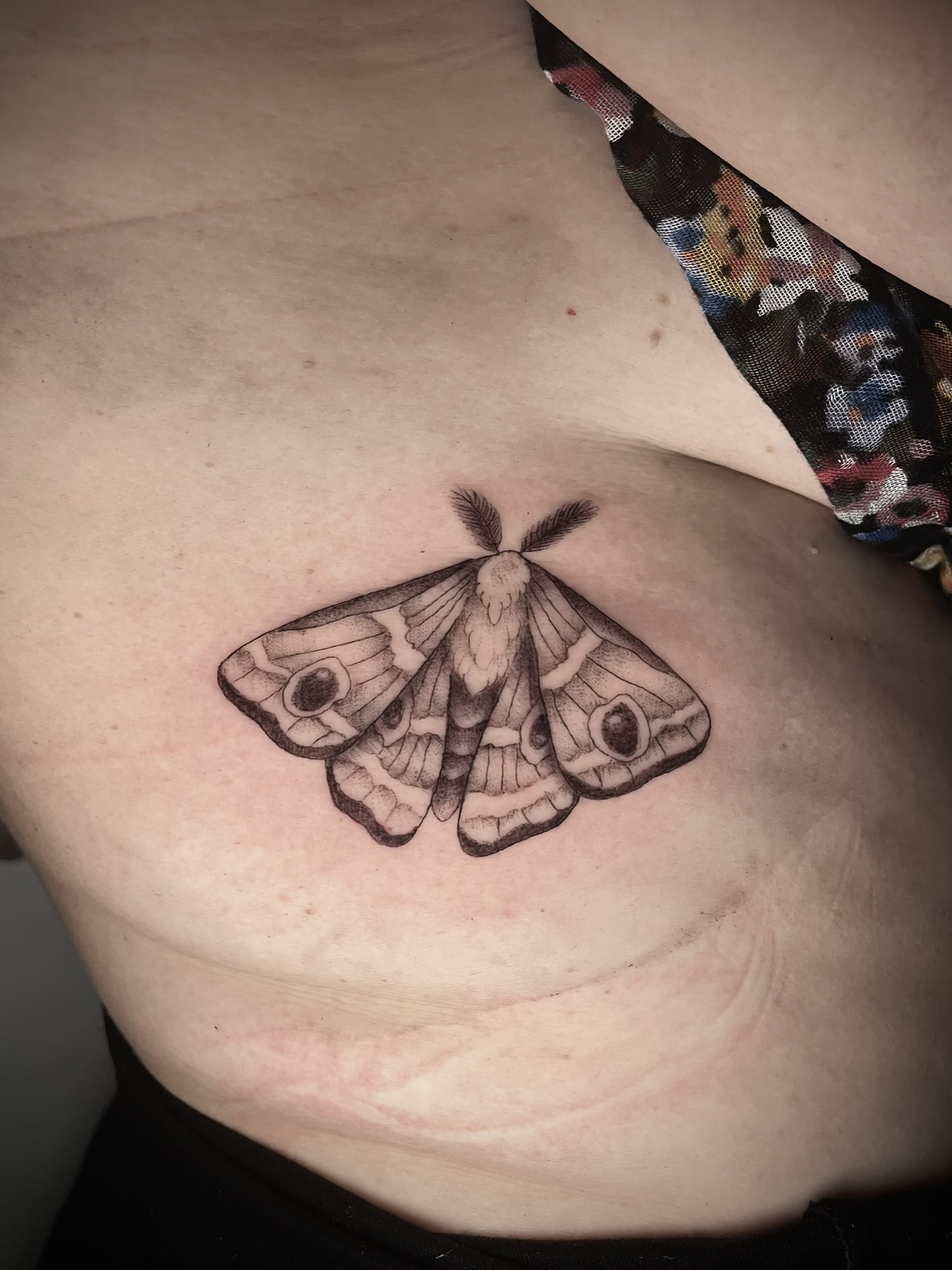 Tatouage floral et animalier illustratif 3